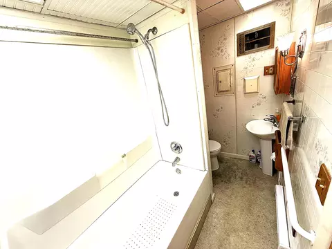 Bath - 1734 N Mason St, Appleton, WI 54914 photo 1 of 1