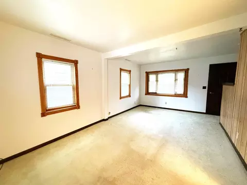 Living - 1734 N Mason St, Appleton, WI 54914 photo 2 of 3