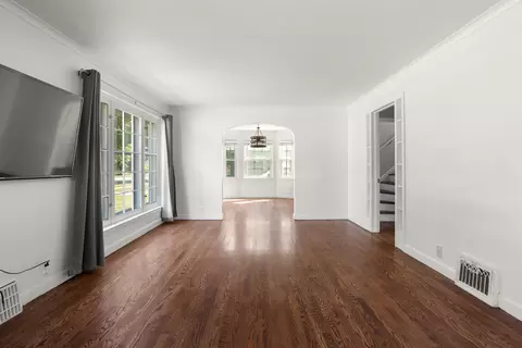 Living - 1429 Lorain Ct, Appleton, WI 54914 photo 3 of 3