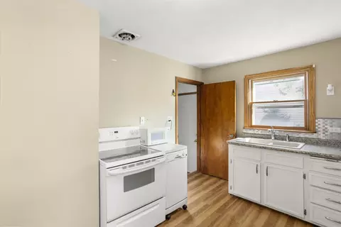 2103 N Clark St, Appleton, WI 54911 photo 4