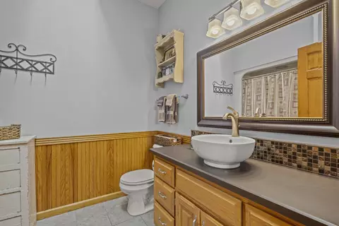 Bath - n350 Candlelite Way, Appleton, WI 54915 photo 3 of 4