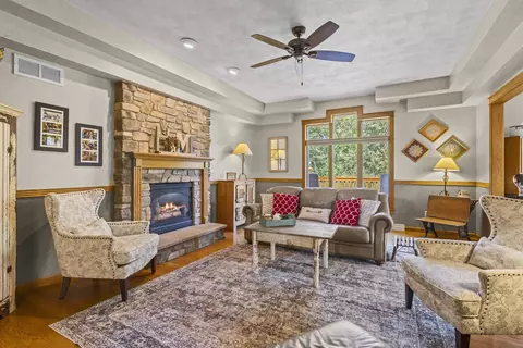 Living - n350 Candlelite Way, Appleton, WI 54915 photo 5 of 10