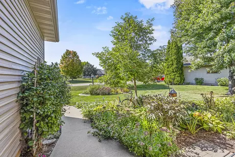 Exterior - n350 Candlelite Way, Appleton, WI 54915 photo 4 of 25