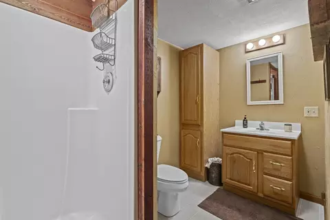 Bath - n350 Candlelite Way, Appleton, WI 54915 photo 4 of 4