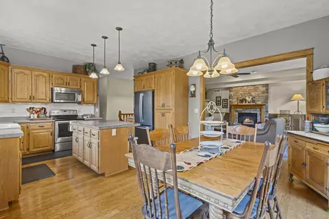 Kitchen - n350 Candlelite Way, Appleton, WI 54915 photo 2 of 9