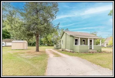 111 W Parker St, Weyauwega, WI 54983