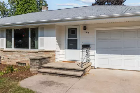 1218 W Brewster St, Appleton, WI 54914 photo 2
