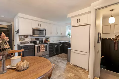 Kitchen - 1830 S Kernan Ave, Appleton, WI 54915 photo 2 of 2