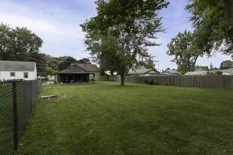 Exterior - 1830 S Kernan Ave, Appleton, WI 54915 photo 5 of 7