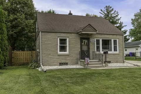 Exterior - 1830 S Kernan Ave, Appleton, WI 54915 photo 1 of 7