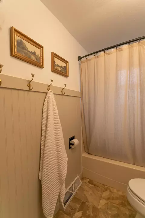 Bath - 1830 S Kernan Ave, Appleton, WI 54915 photo 1 of 2