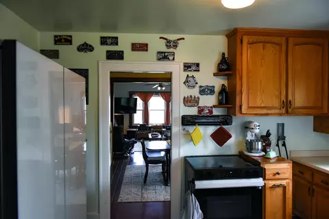 Entry Way - 1011 W Oklahoma St, Appleton, WI 54914 photo 1 of 2