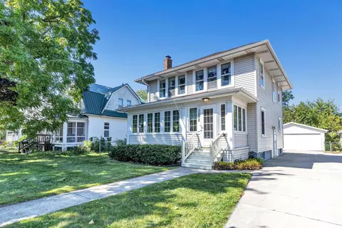 1228 S Jackson St, Green Bay, WI 54301