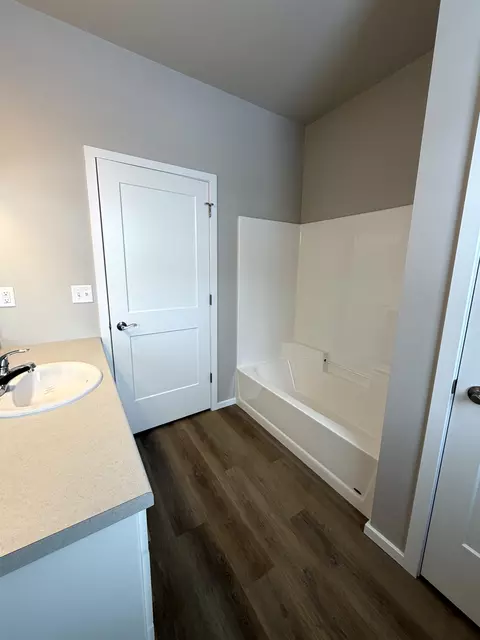 Bath - n9305 Gemstone Court, Appleton, WI 54915 photo 4 of 4