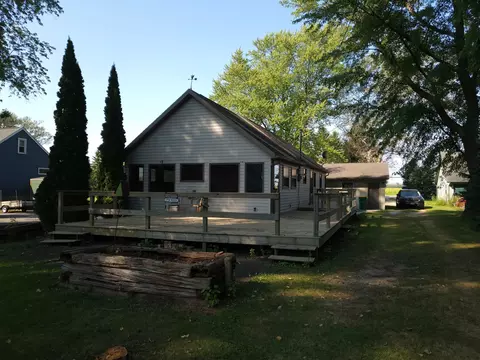 n8721 Lakeshore Drive, Fond Du Lac, WI 54935