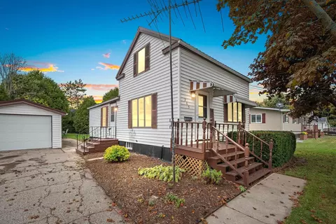 285 Division St, Algoma, WI 54201 photo 1