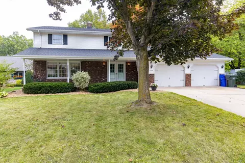 1224 Forestedge Dr, Kaukauna, WI 54130