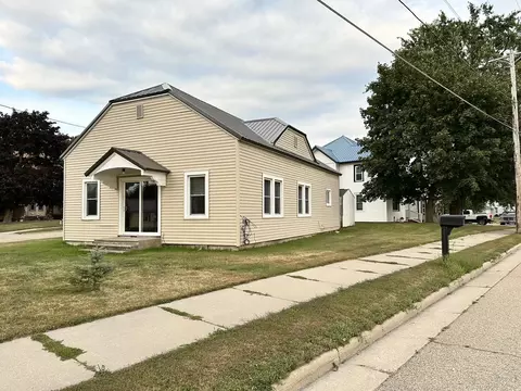 315 W Green Bay St, Bonduel, WI 54107