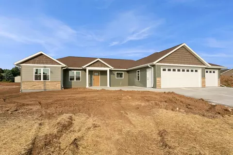 472 Rustic Ridge Dr, Brillion, WI 54110