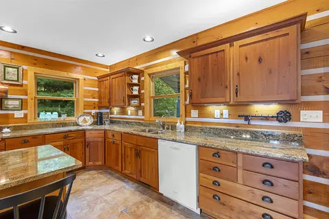Kitchen - n8234 Oak Lane, Crivitz, WI 54114 photo 8 of 10