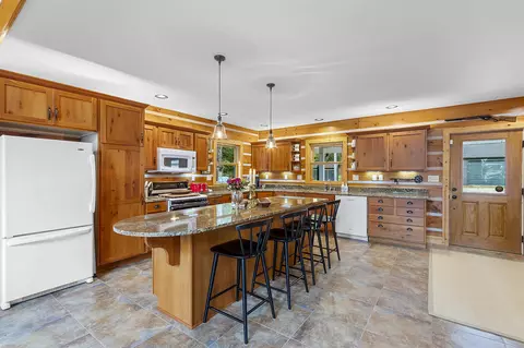 Kitchen - n8234 Oak Lane, Crivitz, WI 54114 photo 2 of 10