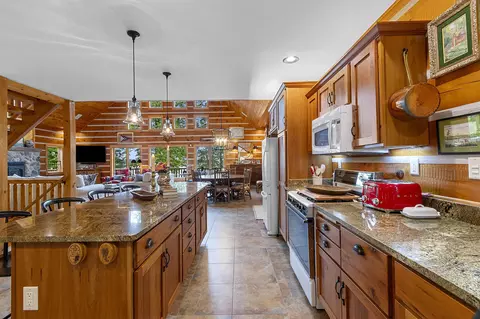 Kitchen - n8234 Oak Lane, Crivitz, WI 54114 photo 9 of 10