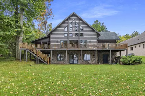 Exterior - n8234 Oak Lane, Crivitz, WI 54114 photo 2 of 17