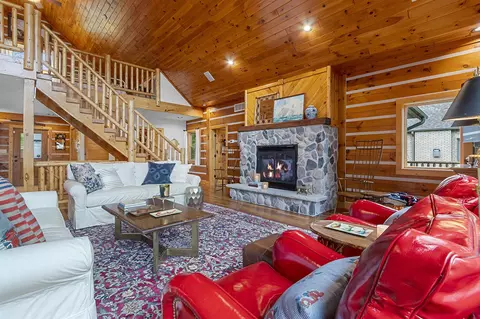 Living - n8234 Oak Lane, Crivitz, WI 54114 photo 8 of 9