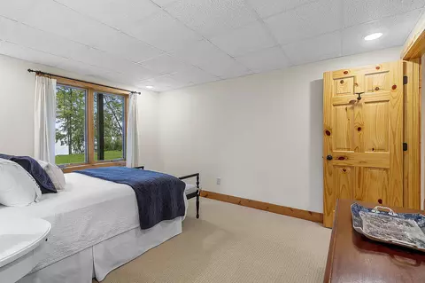 Bedroom - n8234 Oak Lane, Crivitz, WI 54114 photo 8 of 11