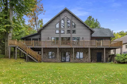 n8234 Oak Lane, Crivitz, WI 54114