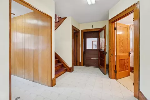 Entry Way - w6102 Manitowoc Road, Appleton, WI 54915 photo 1 of 2