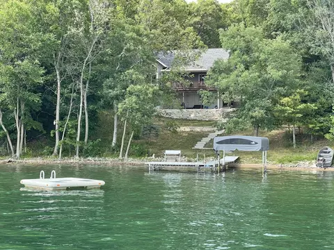 w4825 North Shore Drive, Waupaca, WI 54981