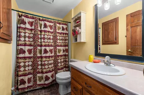 Bath - n241 Woodstock Lane, Appleton, WI 54915 photo 2 of 2