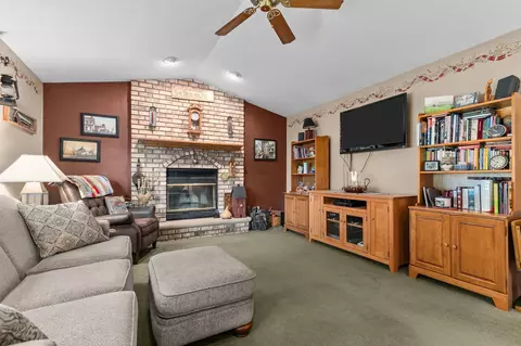 Living - n241 Woodstock Lane, Appleton, WI 54915 photo 2 of 3