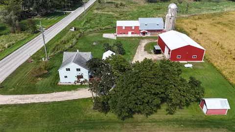 n7736 County Road D, Bear Creek, WI 54922