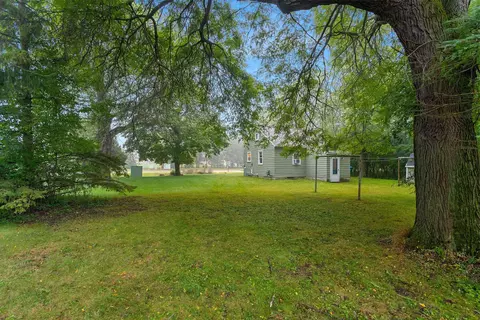 Exterior - 944 W Elsner Rd, Appleton, WI 54913 photo 2 of 13