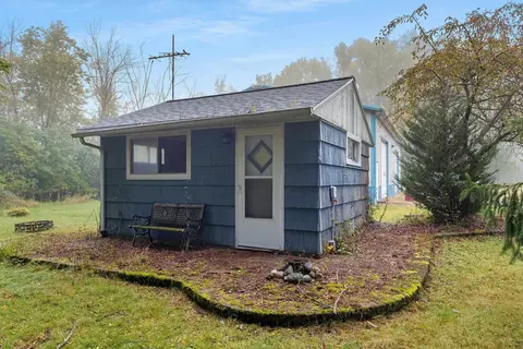 Exterior - 944 W Elsner Rd, Appleton, WI 54913 photo 3 of 13