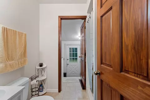 Entry Way - 944 W Elsner Rd, Appleton, WI 54913 photo 2 of 5