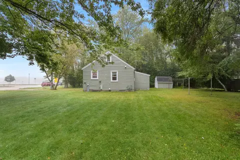 Exterior - 944 W Elsner Rd, Appleton, WI 54913 photo 1 of 13