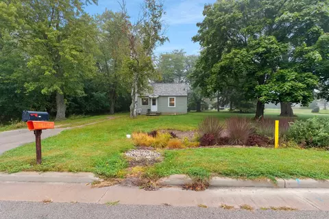 Exterior - 944 W Elsner Rd, Appleton, WI 54913 photo 8 of 13