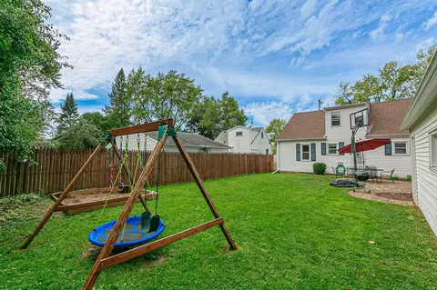 Exterior - 1719 W Reeve St, Appleton, WI 54914 photo 4 of 4