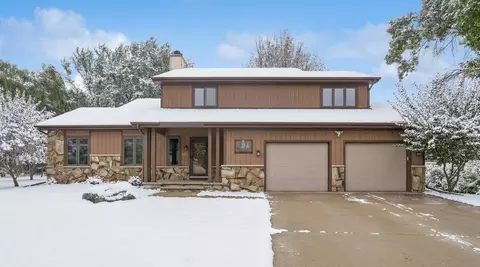 865 Portside Ct, Oshkosh, WI 54901