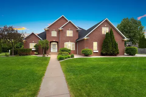 3261 Highland View Ln, Green Bay, WI 54311
