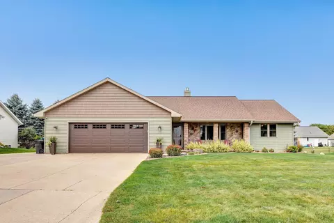3098 Jaguar Ln, Green Bay, WI 54313
