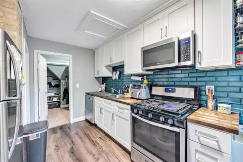 Kitchen - 1014 N Oneida St, Appleton, WI 54911 photo 4 of 4