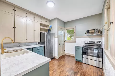 Kitchen - 1014 N Oneida St, Appleton, WI 54911 photo 1 of 4
