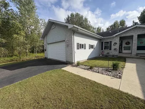 228 Willow Wood Rd, Shawano, WI 54166