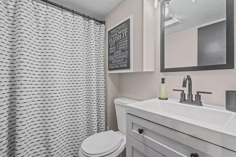 Bath - 706 E Wilson Ave, Appleton, WI 54915 photo 2 of 2