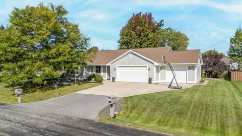 w6050 Paige Way, Appleton, WI 54915