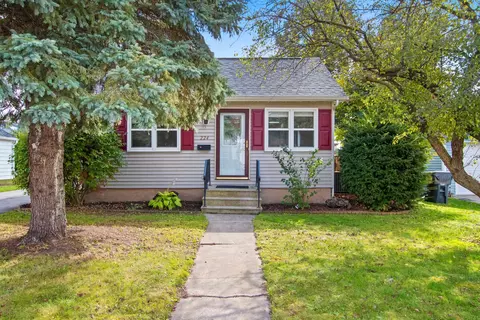 224 W Pearl St, Seymour, WI 54165